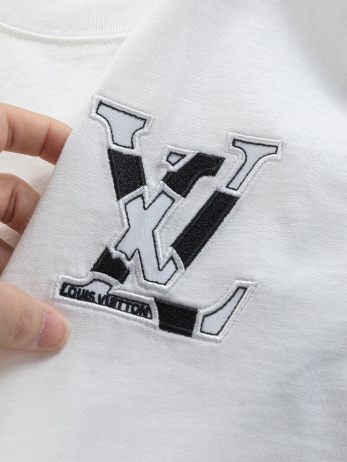 入手困難 ルイヴィトン コピーおすすめ 2026SS 刺繍ラウンドネック半袖Tシャツ