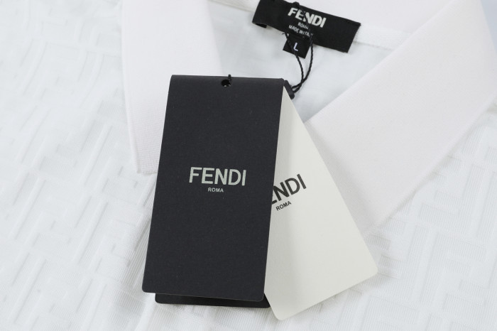 日本未入荷 フェンディ n級品 の2026SS アルファベットプリントタオル綿入れポロシャツ