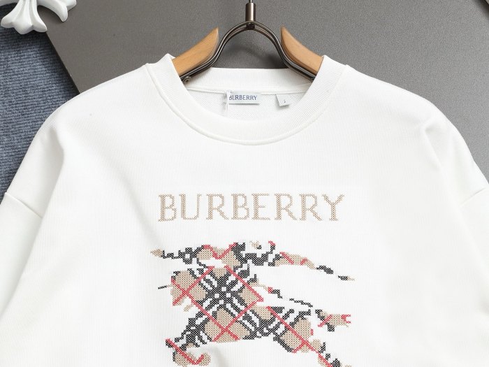 超奇跡の入荷☆ バーバリー 偽物通販 の2026SS 刺繍ラウンドネックの衛衣