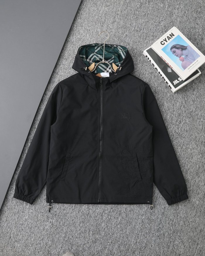 大人気 バーバリー 偽物通販 の2026SS 軍馬刺繍連帽ジャケット