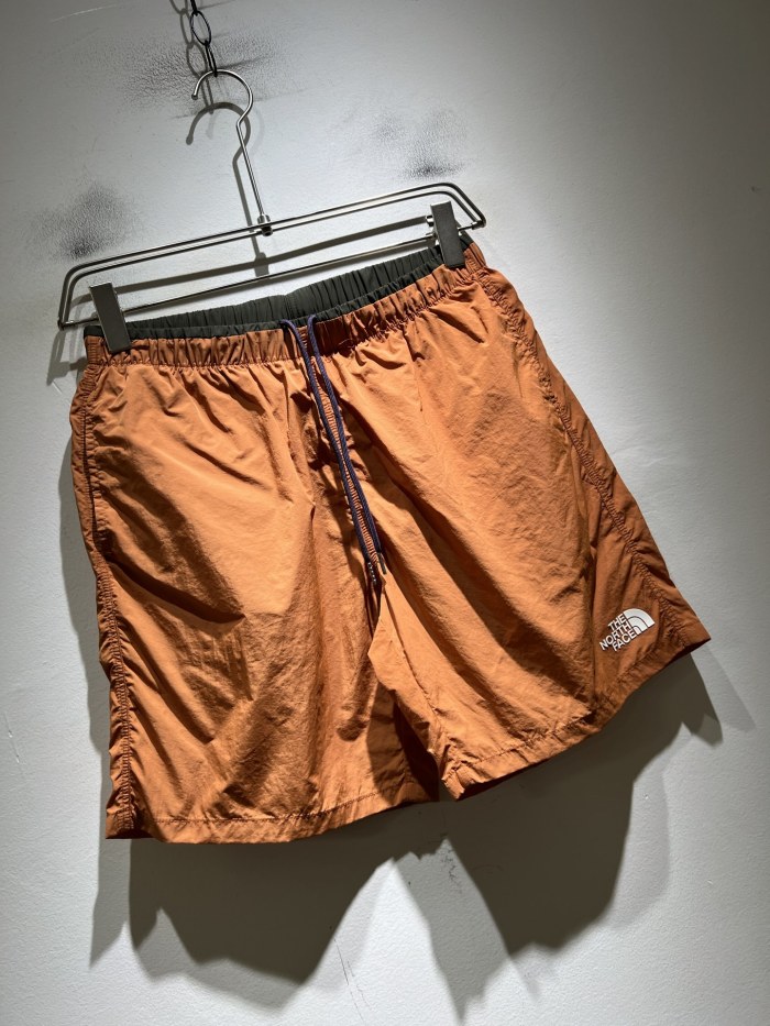 使い勝手良し ザノースフェイス スーパーコピー 20206SS 丸首Tシャツとショートパンツ