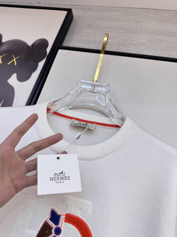 累積売上総額第１位！エルメス コピーおすすめ 2026SS 秋冬の最新丸首セーター
