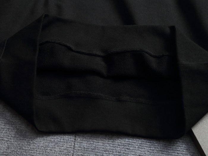 【話題商品！】 クロムハーツ 激安通販 の2026SS 刺繍ラウンドネックの衛衣