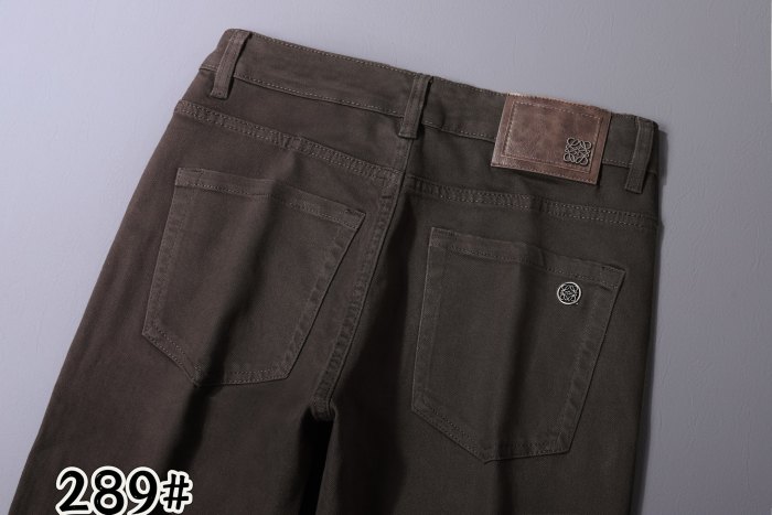 日本未入荷 ロエベ 激安偽物 の2026SS メンズジーンズ
