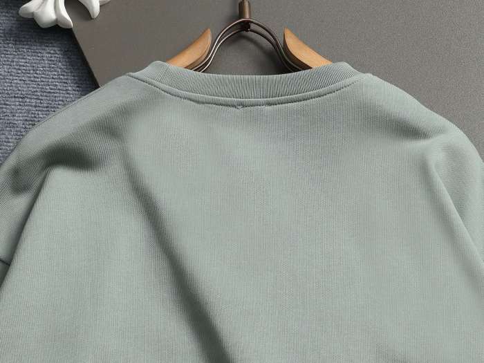 入手困難 ロエベ n級品 の2026SS 丸首の衛衣