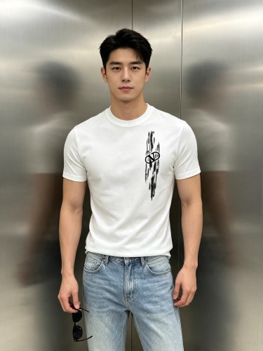 累積売上総額第１位！ヴァレンティノ n級品 の2026SS 半袖クルーネックTシャツ