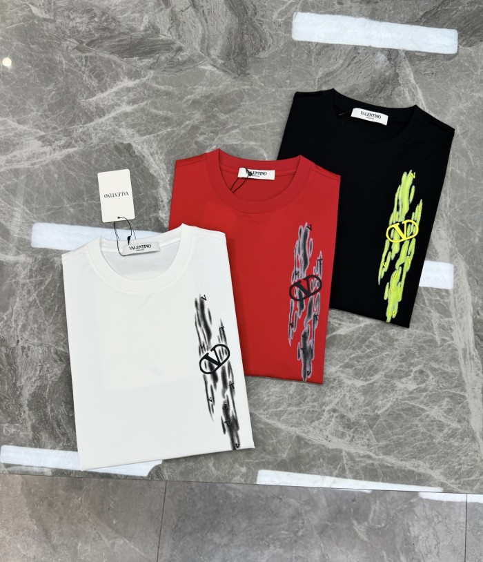 一目惚れ♪ ヴァレンティノ 激安偽物 の2026SS 半袖クルーネックTシャツ