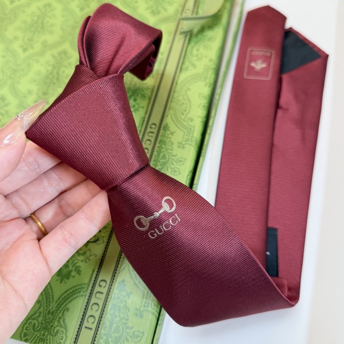 超奇跡の入荷☆ Gucciグッチ  激安偽物 馬首掛け メンズ ネクタイ