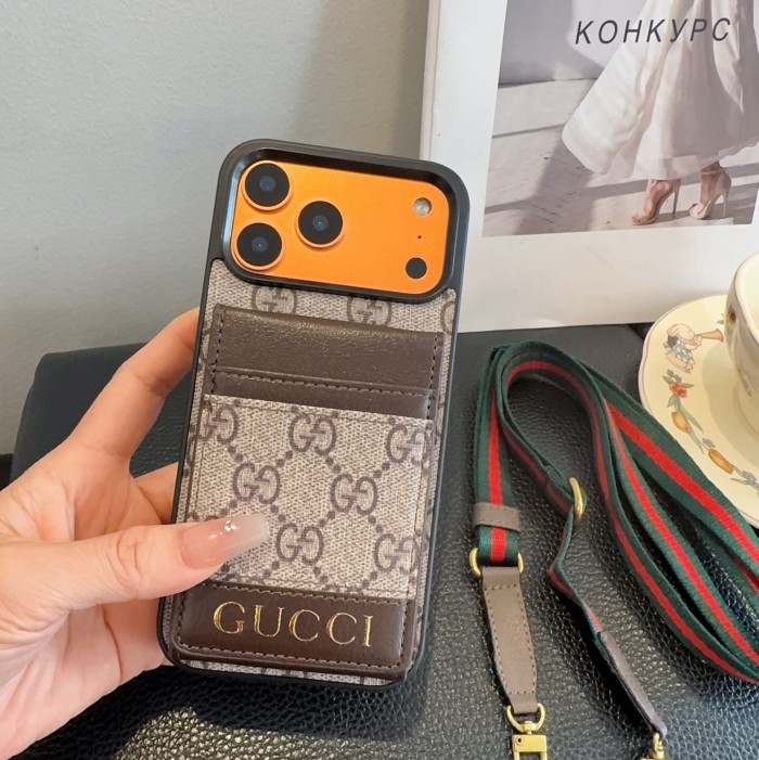 一目惚れ♪ グッチ n級品 の斜め掛けカセットバッグ携帯ケース