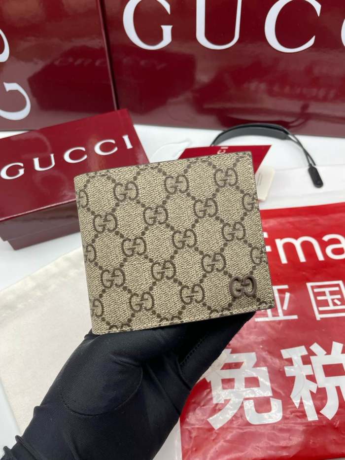 新作 グッチ 激安通販 2026SSメンズ 短財布