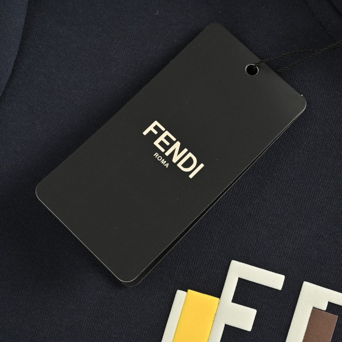 高品質 フェンディ n級品 の2026SSフード付きスウェットシャツ