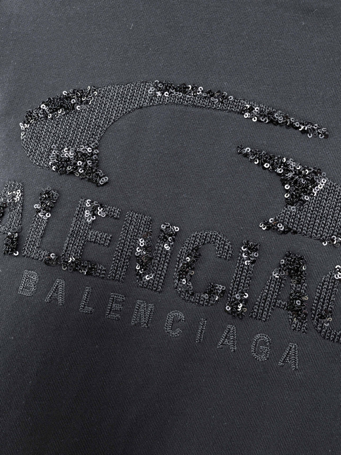 超奇跡の入荷☆ バレンシアガ スーパーコピー 2026SS 刺繍ラウンドネックの衛衣