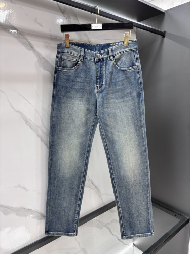 超奇跡の入荷☆ バーバリー 激安偽物 の2026SS 早秋ジーンズ