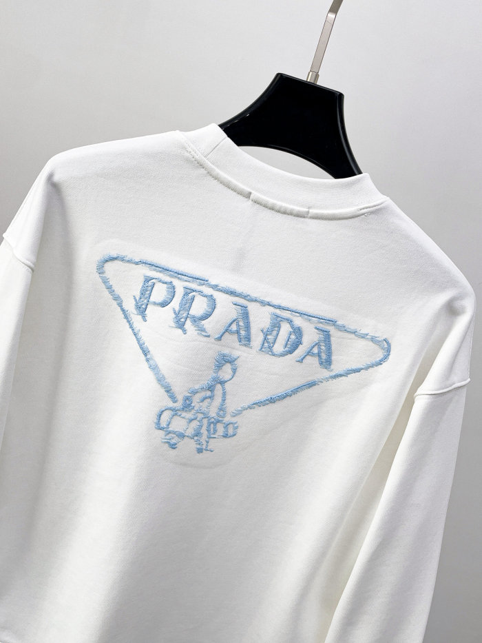 新作 プラダ 激安偽物 の2026SS 刺繍ラウンドネックの衛衣
