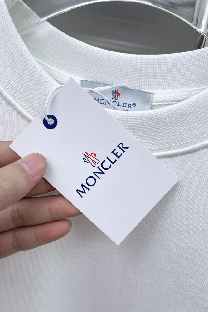一目惚れ♪ モンクレール 偽物通販 2026SS 刺繍ラウンドネックの衛衣