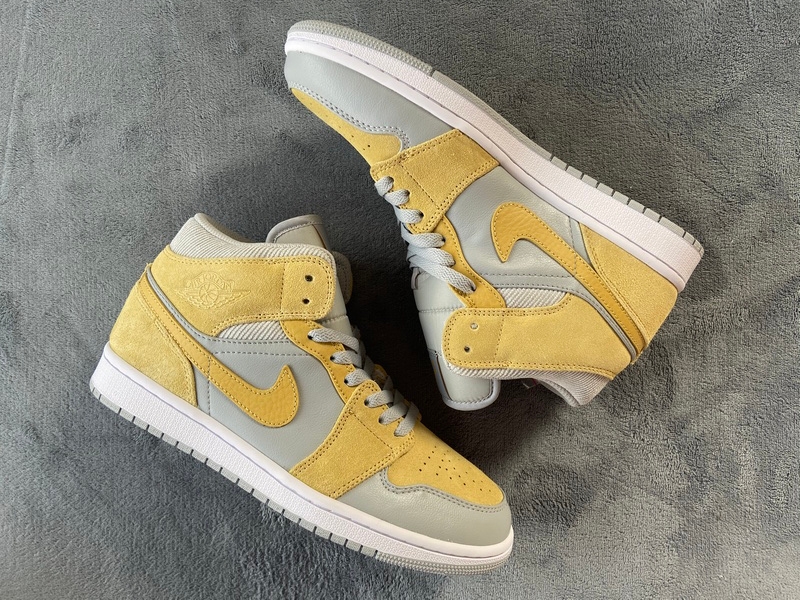 Air Jordan 1 Mid DA4666-100 Stor