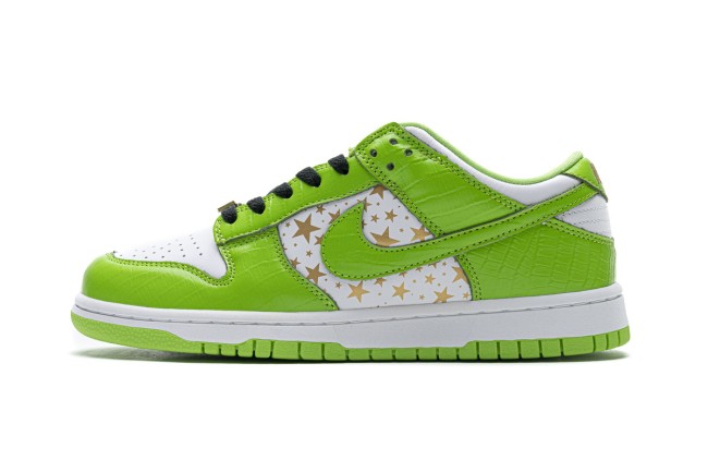 OG Nike SB Dunk Low Supreme Stars Mean Green (2021) DH3228-101