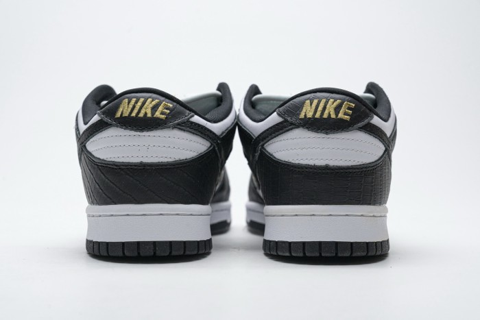 Special OG Nike SB Dunk Low Supreme Stars Black (2021) DH3228-102