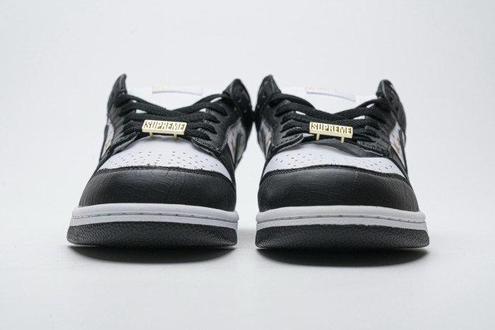 Special OG Nike SB Dunk Low Supreme Stars Black (2021) DH3228-102