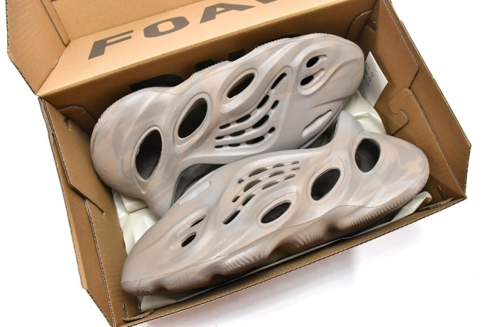 OG adidas Yeezy Foam Runner Stone Sage GX4472