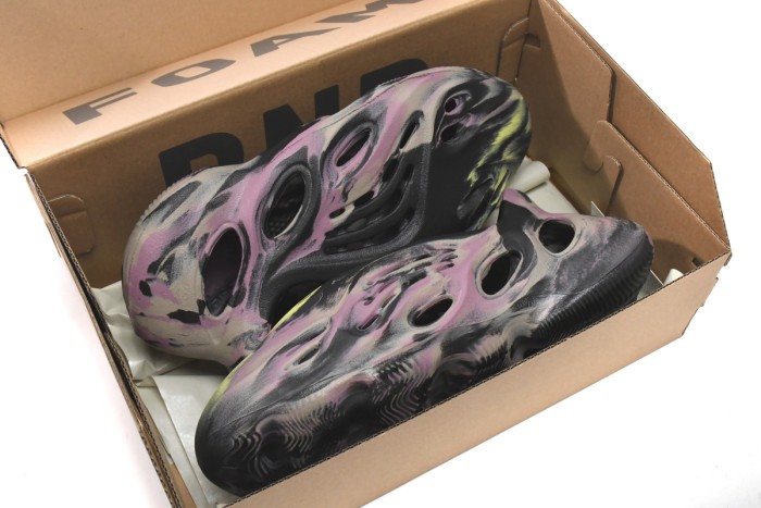 OG adidas Yeezy Foam Runner MX Carbon IG9562