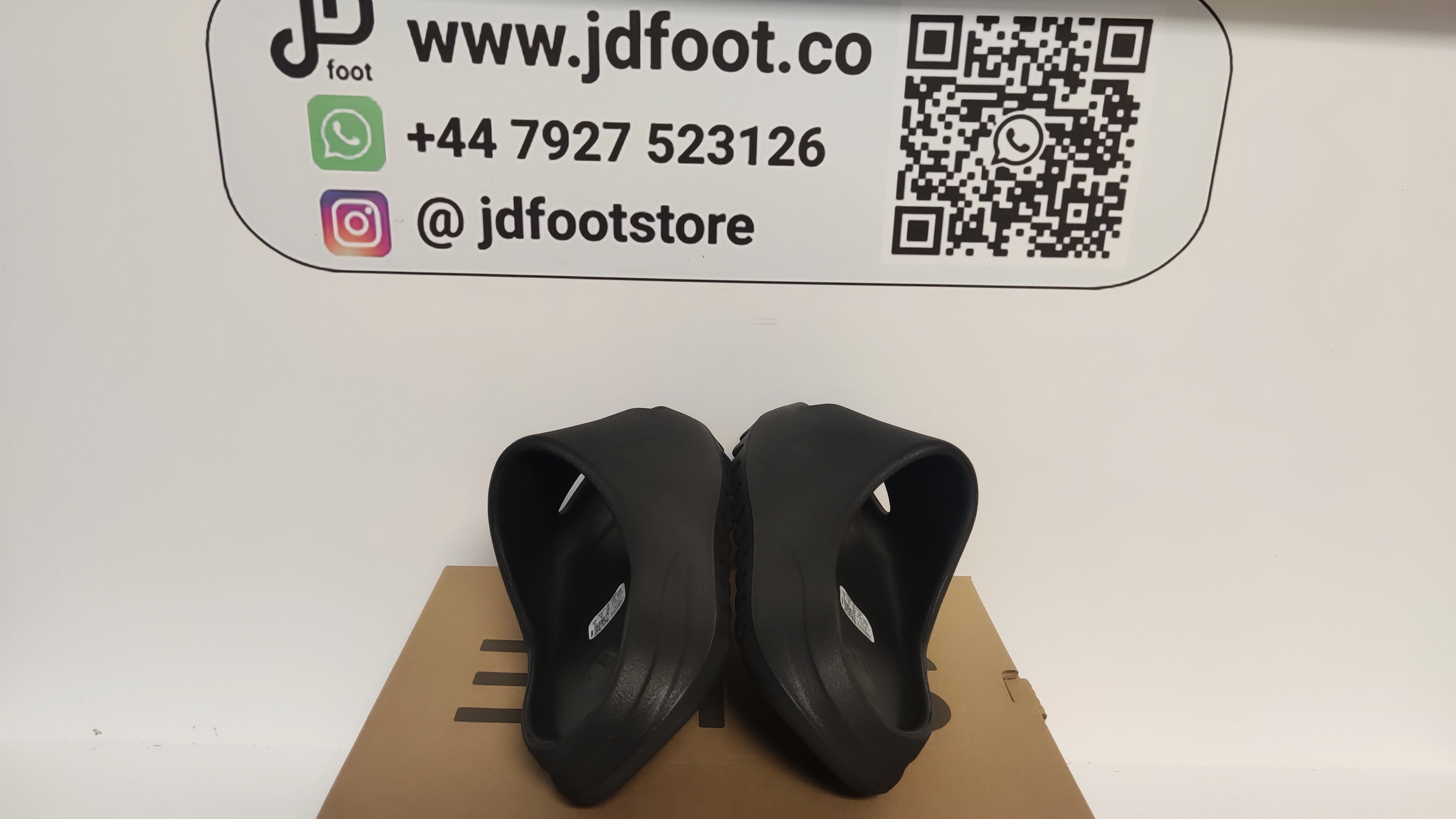 Quality Check Picture Replica Yeezy Slide Onyx From Jdfoot