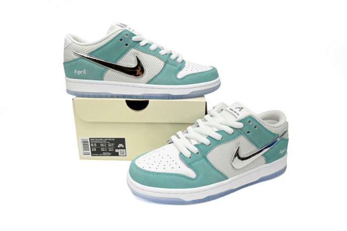 LJR APRIL SKATEBOARDS × Nike Dunk SB Low Frozen Roses FD2562-400