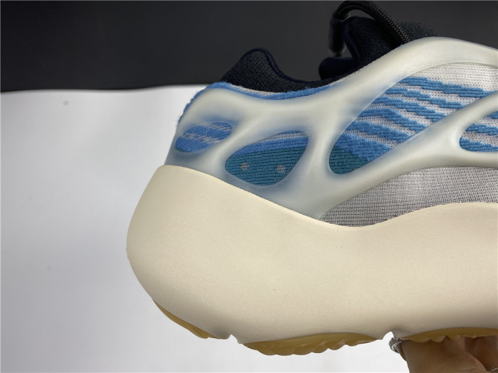 YEEZY 700 V3 ARZARETH