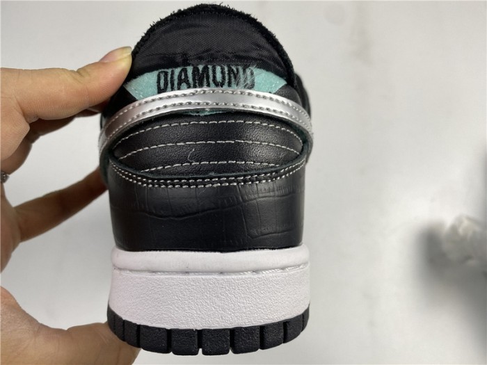 NIKE SB DUNK LOW DIAMOND SUPPLY CO BLACK DIAMOND