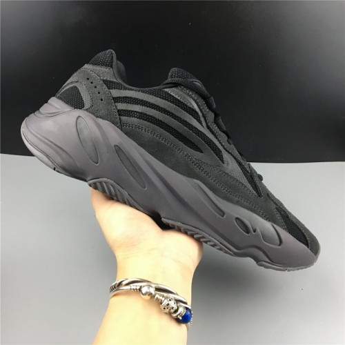 YEEZY BOOST 700 V2 VANTA