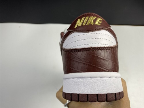 NIKE SB DUNK LOW SUPREME STARS BARKROOT BROWN (2021)