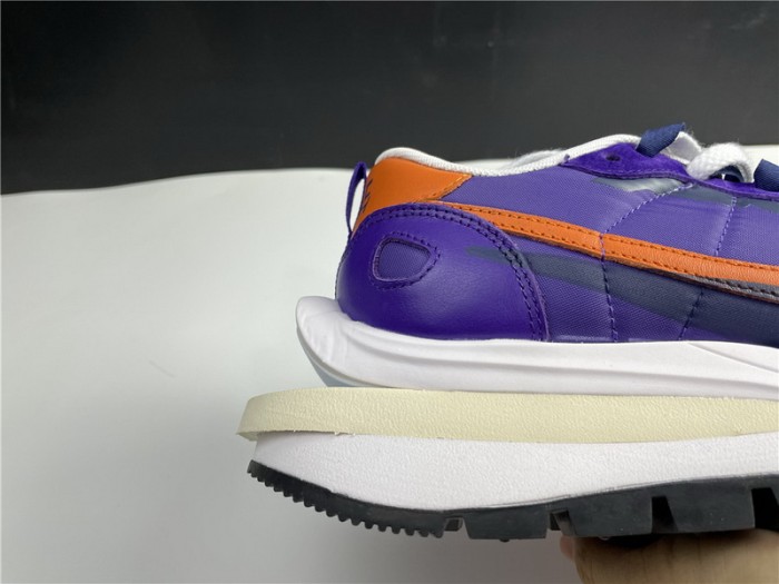 NIKE VAPORWAFFLE SACAI DARK IRIS