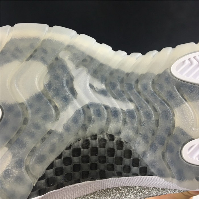JORDAN 11 RETRO WHITE METALLIC SILVER (W)