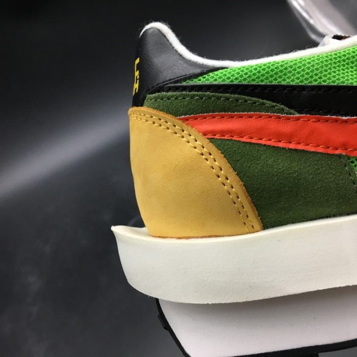 NIKE LD WAFFLE SACAI GREEN MULTI