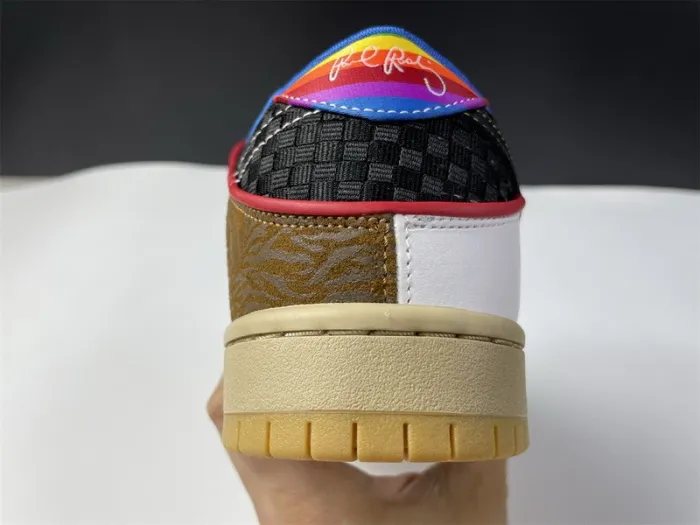 NIKE SB DUNK LOW WHAT THE PAUL
