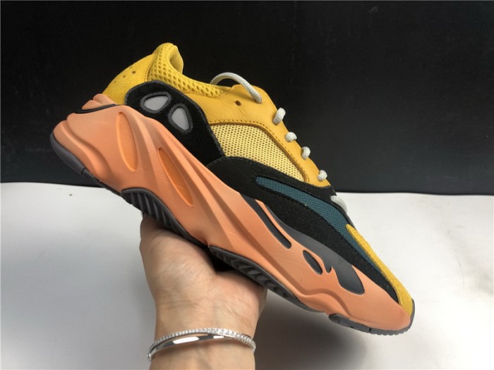 YEEZY BOOST 700 SUN