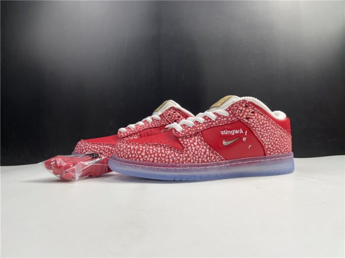 NIKE DUNK SB LOW STINGWATER MAGIC MUSHROOM