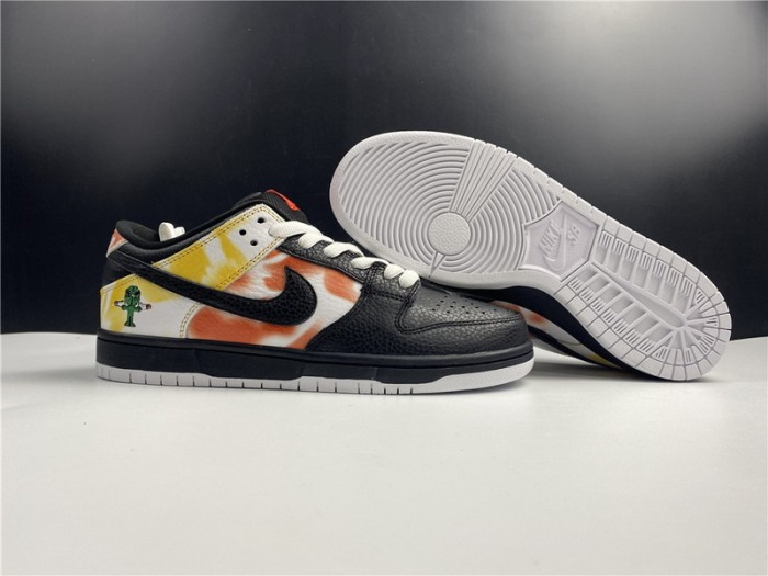 NIKE SB DUNK LOW RAYGUN TIE-DYE BLACK