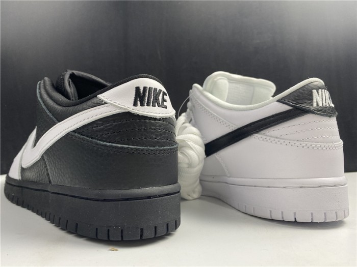 NIKE SB DUNK LOW YIN YANG