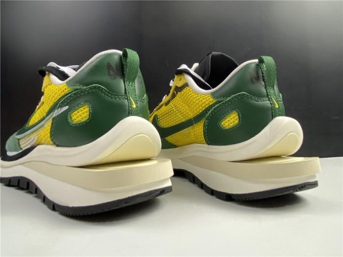 WAFFLENIKE VAPORWAFFLE SACAI TOUR YELLOW STADIUM GREEN