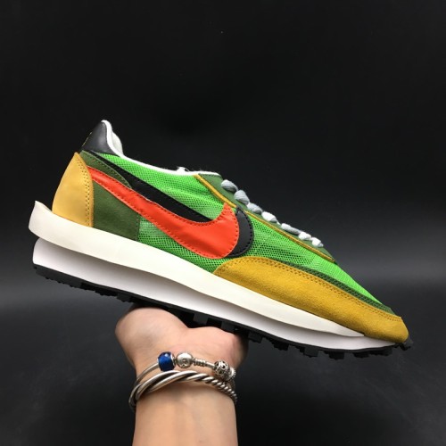 NIKE LD WAFFLE SACAI GREEN MULTI