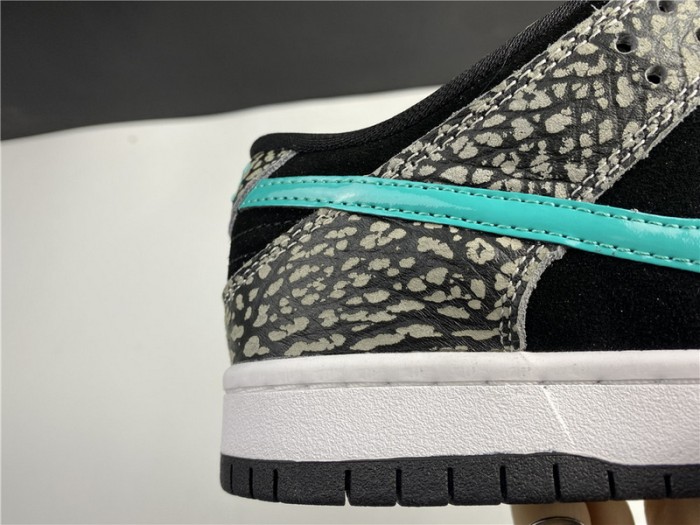 NIKE SB DUNK LOW ATMOS ELEPHANT