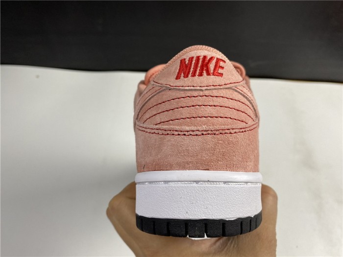 NIKE SB DUNK LOW PINK PIG