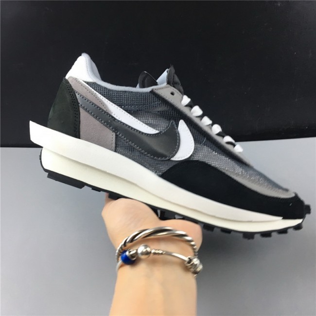 NIKE LD WAFFLE SACAI BLACK