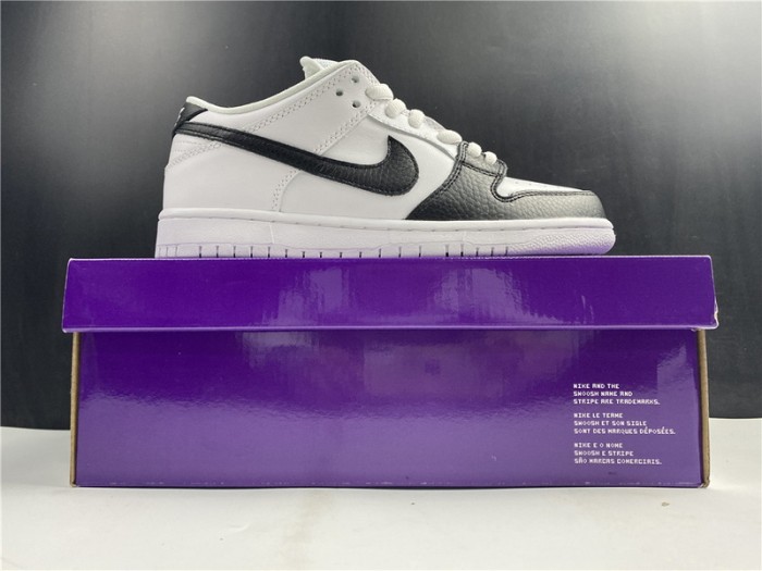 NIKE SB DUNK LOW YIN YANG
