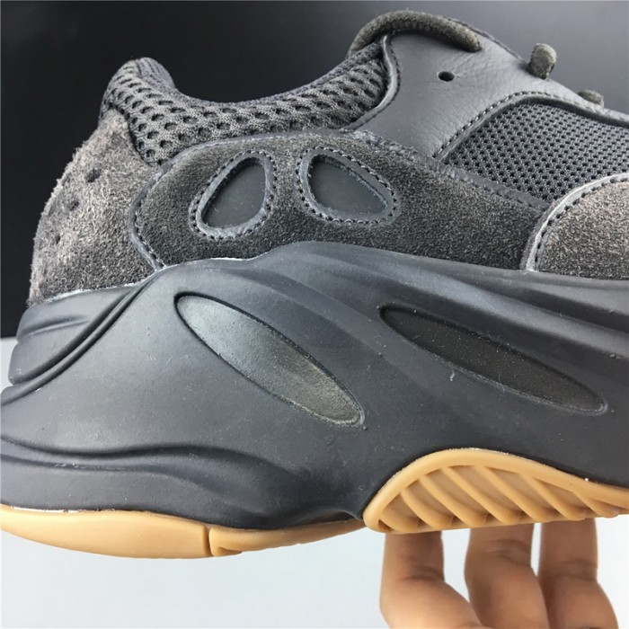 YEEZY BOOST 700 UTILITY BLACK