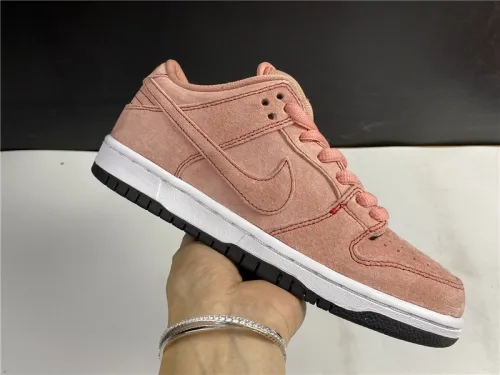 NIKE SB DUNK LOW PINK PIG