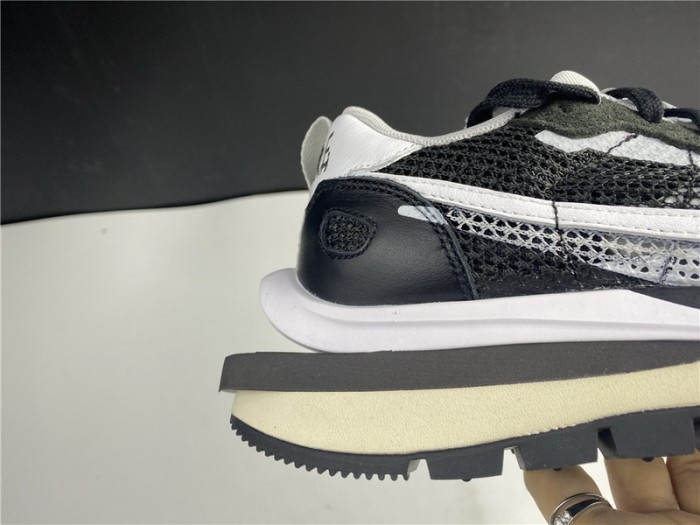 NIKE VAPORWAFFLE SACAI BLACK WHITE