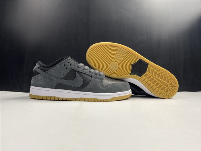 NIKE SB DUNK LOW DARK GREY BLACK GUM