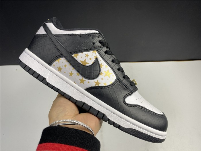 NIKE SB DUNK LOW SUPREME STARS BLACK (2021)